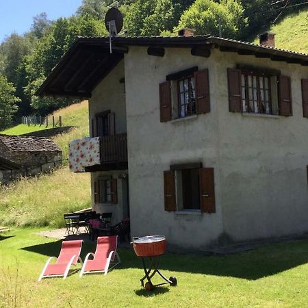 Ferienwohnung Rustico Ai Monti Cadenazzo Exteriör bild