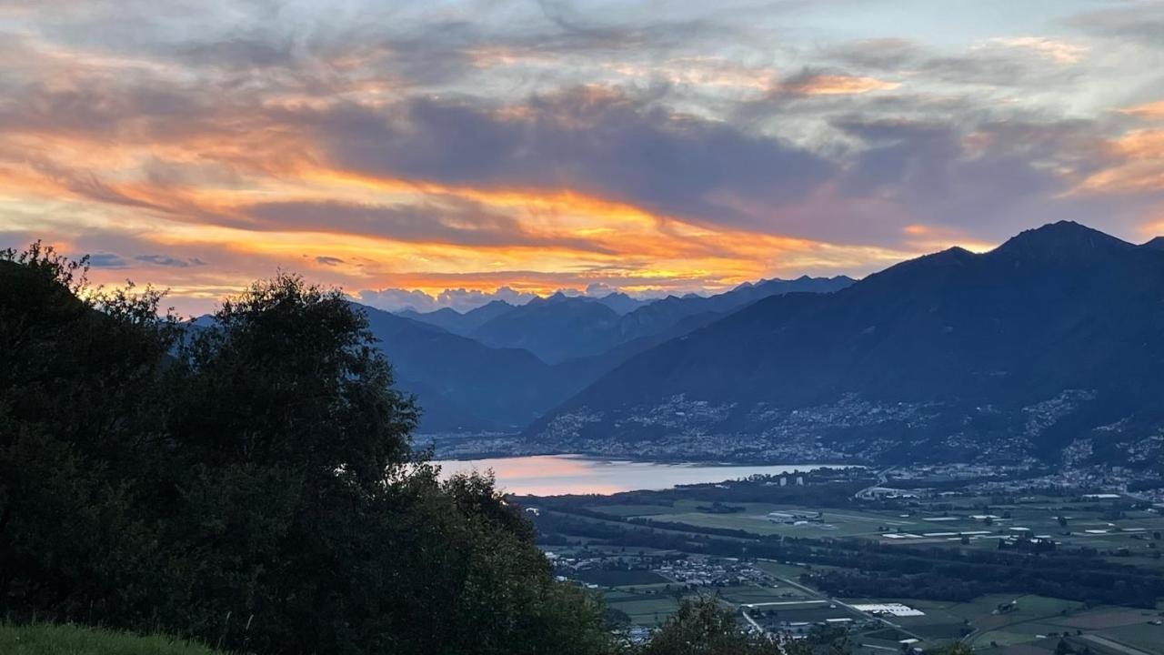 Ferienwohnung Rustico Ai Monti Cadenazzo Exteriör bild