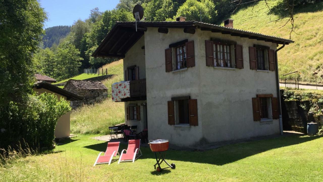Ferienwohnung Rustico Ai Monti Cadenazzo Exteriör bild