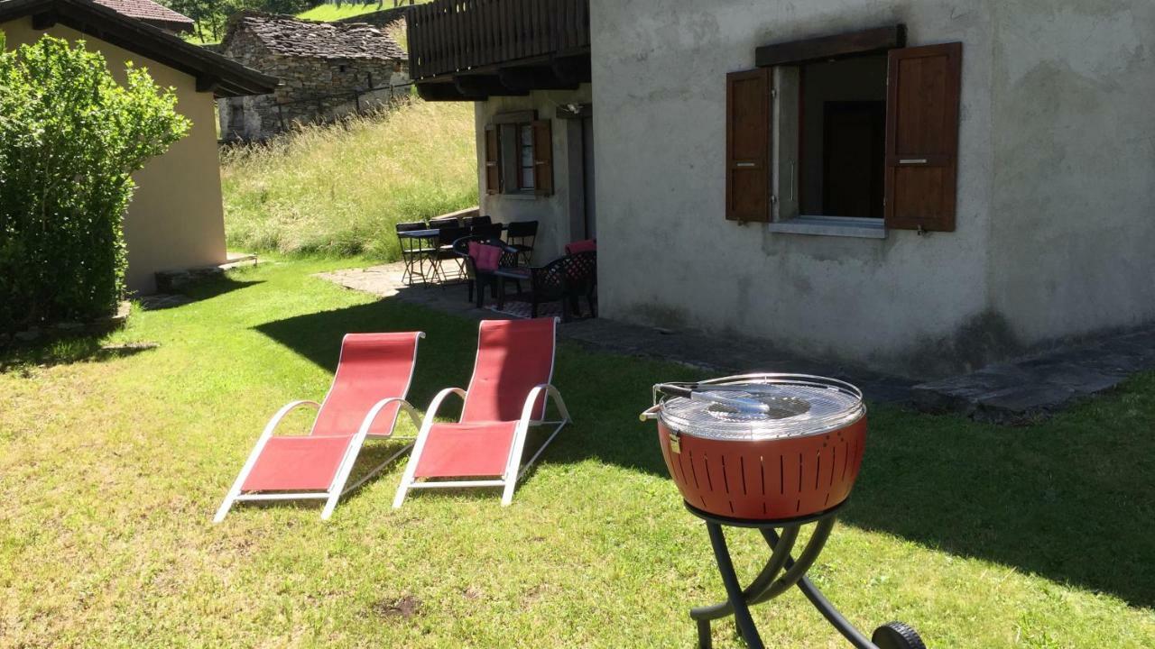 Ferienwohnung Rustico Ai Monti Cadenazzo Exteriör bild